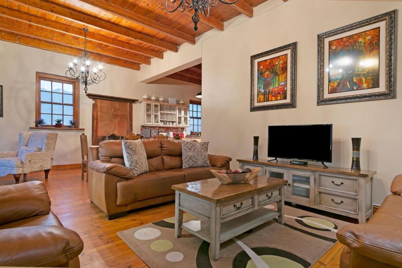 J'S Audacious Living Montagu Self Catering Διαμέρισμα Εξωτερικό φωτογραφία