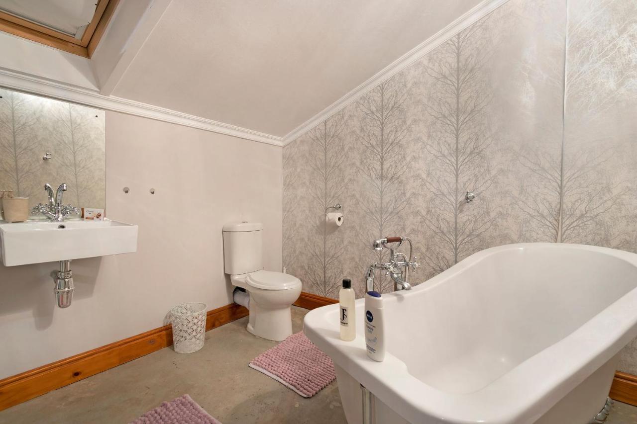 J'S Audacious Living Montagu Self Catering Διαμέρισμα Εξωτερικό φωτογραφία