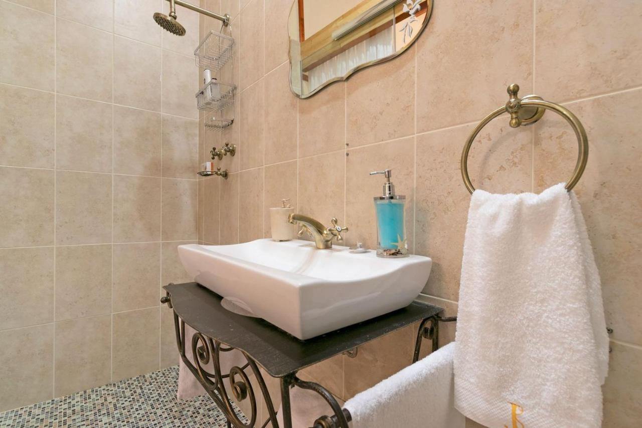 J'S Audacious Living Montagu Self Catering Διαμέρισμα Εξωτερικό φωτογραφία